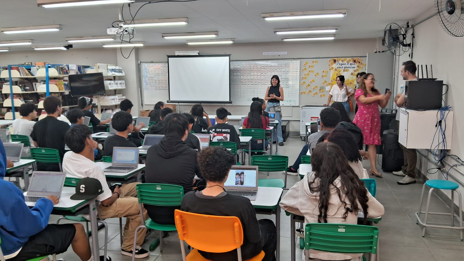 Quem pertence a este lugar?